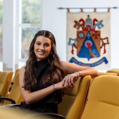 Foto de Maria Eduarda, Advogada Tributária da Debueno Consultoria